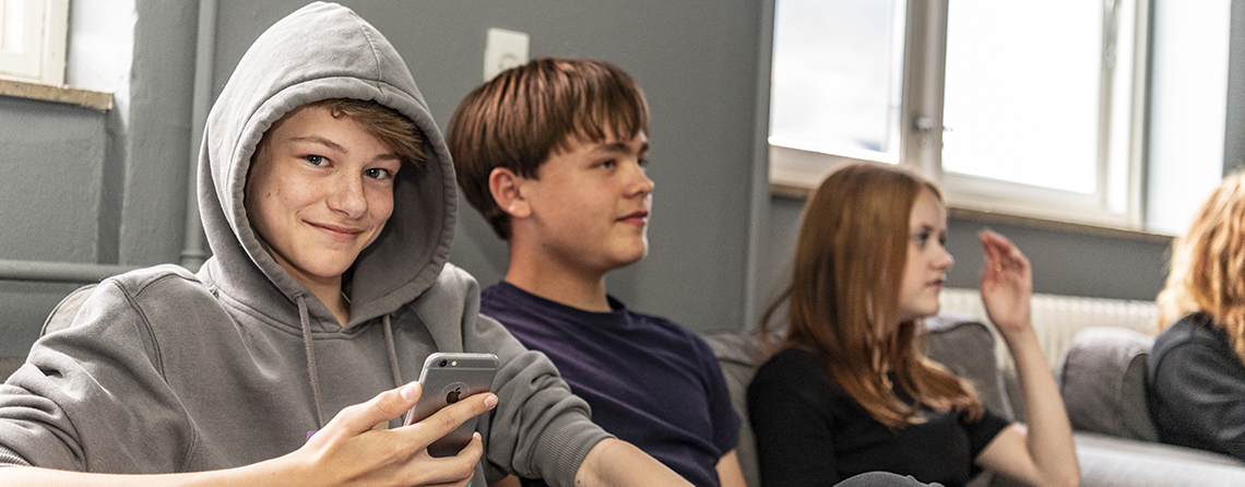 Unge hænger ud i Ungdomsklubben. Foto: Kenneth Jensen.